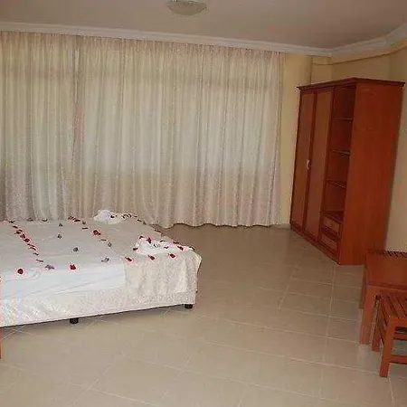Royal Panacea Otel 3*